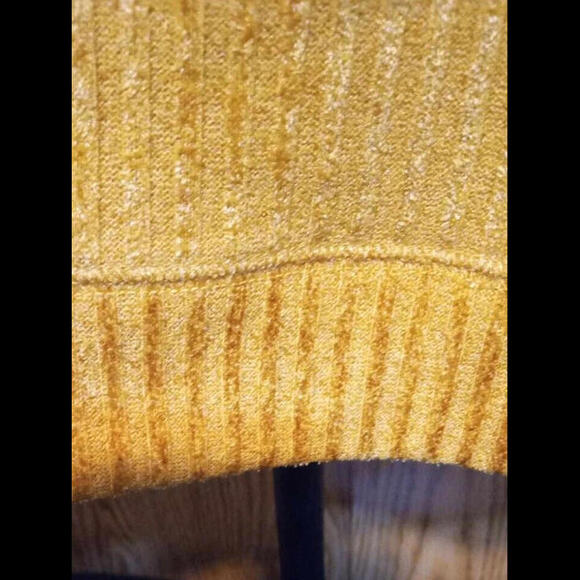Band of the Free Russel Gold Ribbed Pullover Size Small NWT - Picture 4 of 8